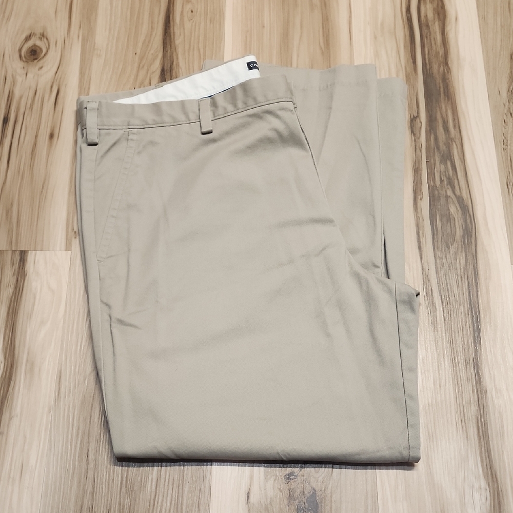 Dockers Men's Chino Pants in Light Khaki